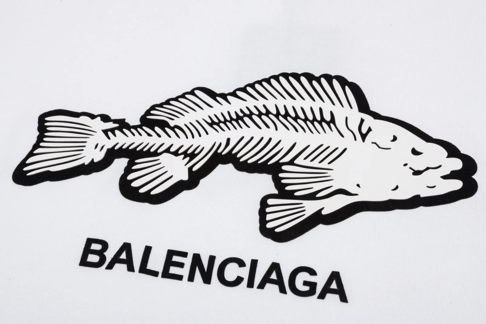 P80✨🔥 BALENCIAGA Balenciaga Skeleton fish thick plate + flocked letter printed short-sleeved T-shirt Custom woven and dyed 280g combed cotton fabric Zero color difference in threads Perfect details Differentiate from the current version on the market Welcome to compare Same Style for men and women The must-sell model in the picture above Color: White Black Size: 1 2 3 4